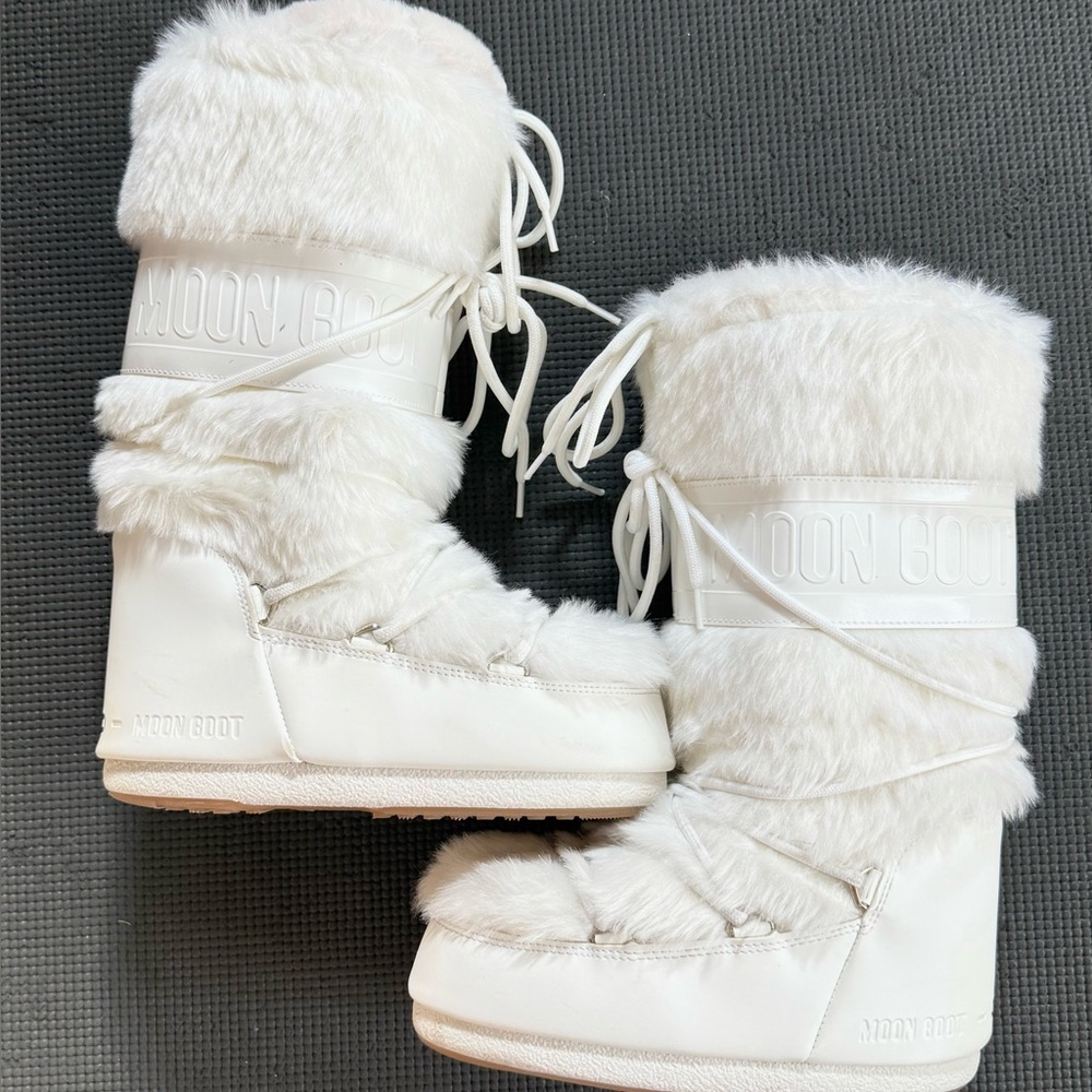 Moon Boot Icon Faux-Fur White/Cream Snow Boots US 7